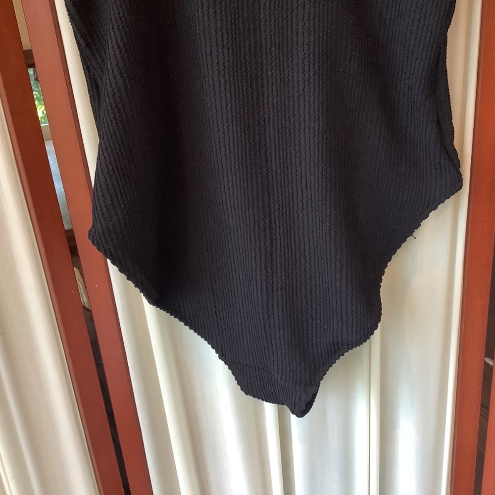Old Navy Black Ribbed Textured One Piece Swimsuit Size Large - Picture 8 of 8